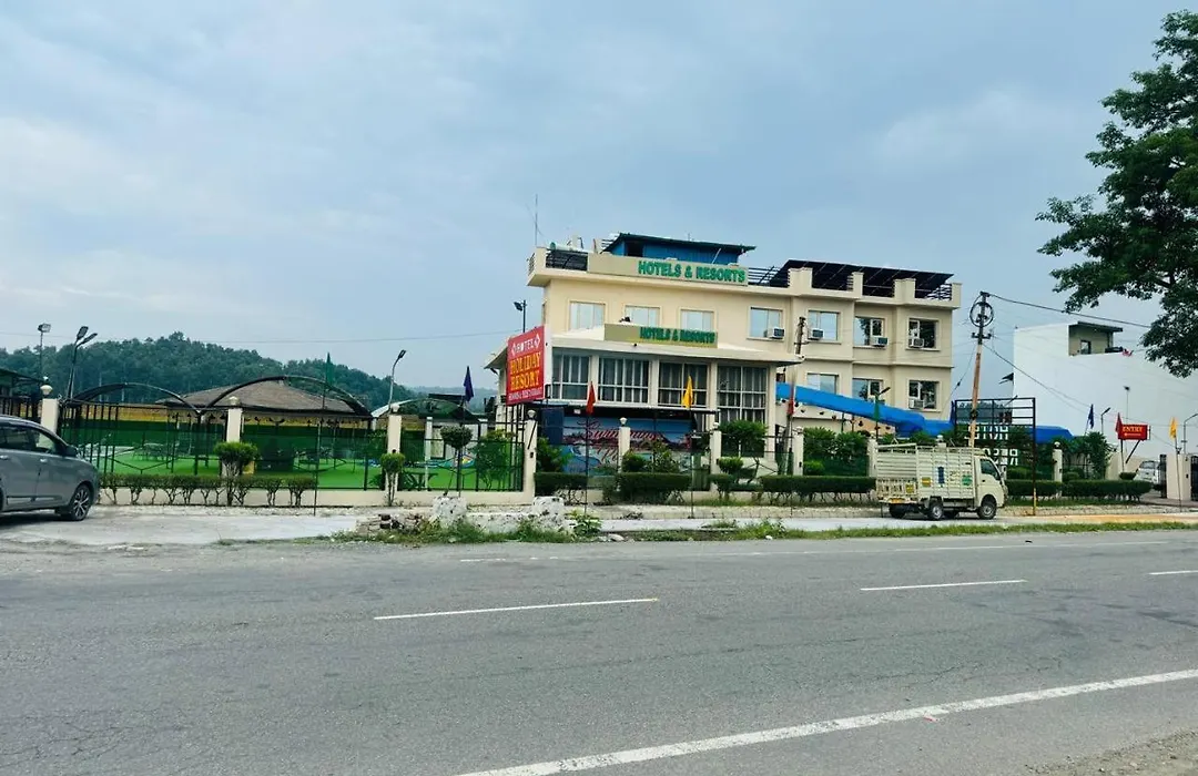 Hotel Holiday Resort-1